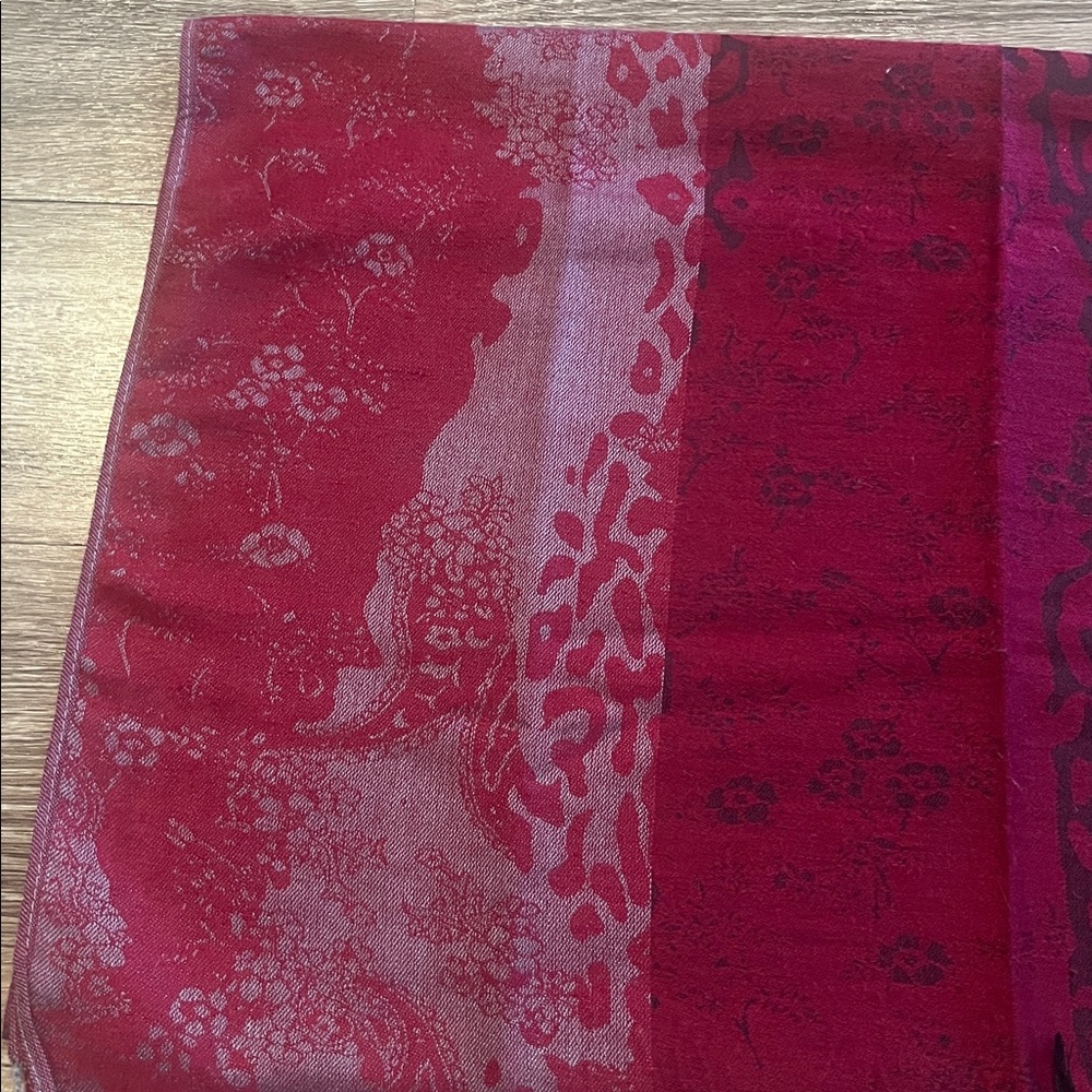 Red and Pink Patterned pashmina Scarf - Picture 3 of 8